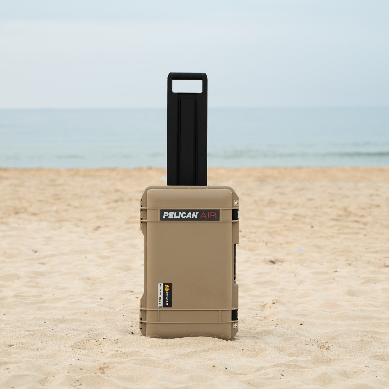 限定カラー】PELICAN 1535 エアケース フォーム無し 27リットル